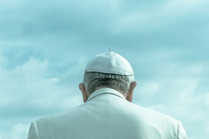 Papa, Rusia, genocidul și marele pariu moral
